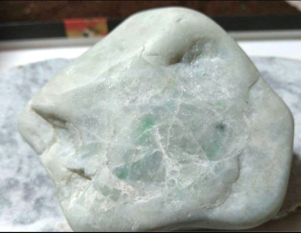 糸魚川翡翠 ヒスイ 300g 原石 国産 糸魚川産 翡翠原石