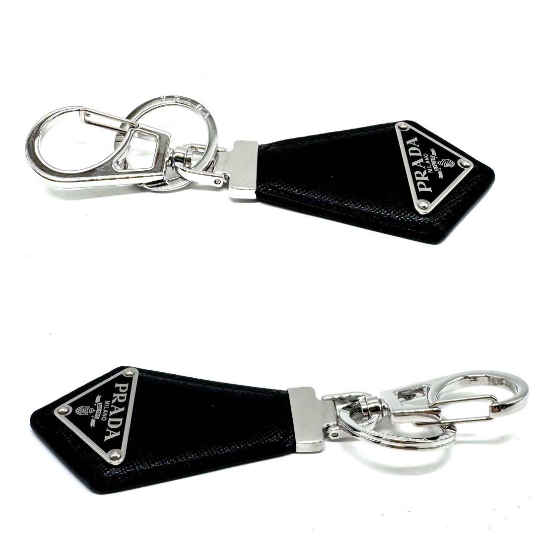 未使用級美品✨】プラダ キーリング 三角プレート サフィアーノレザー