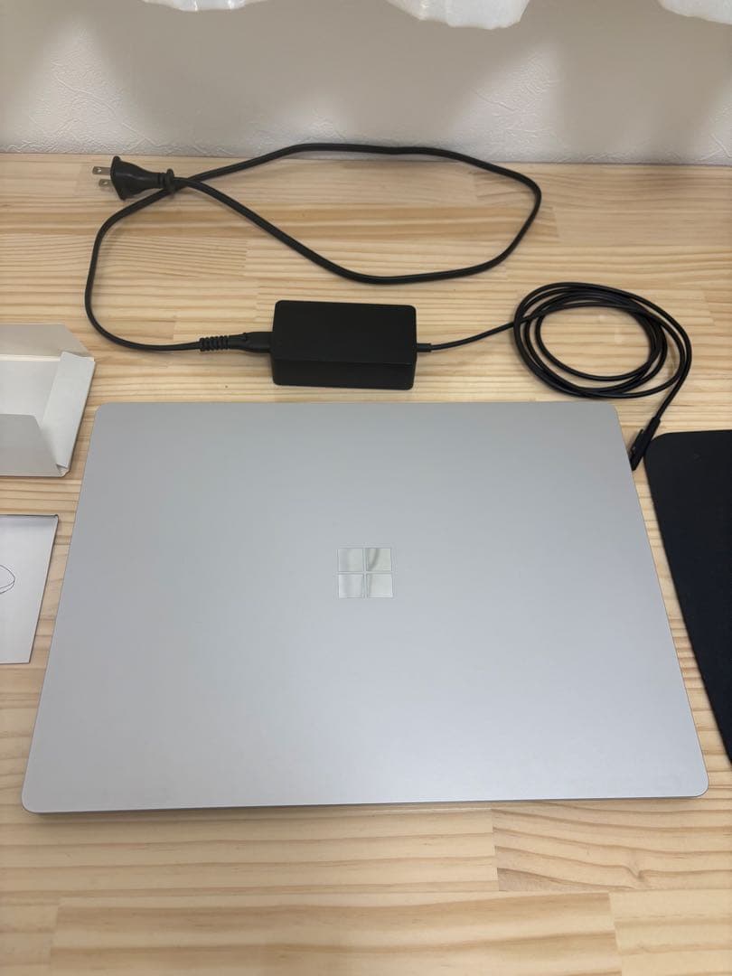 (美品)SurfaceLaptop4 13.5インチ　3点セット 美しく高性能なノートPC ～ プラチナ、ブラック、サンドストーン