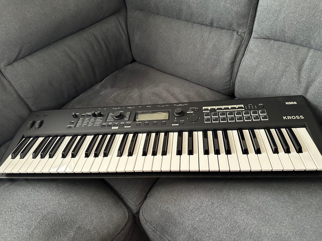 新品同様 KORG KROSS2-61-MB KORG KROSS2-61 MB （Super Matte Black） 61鍵盤 KROSS261 コルグ