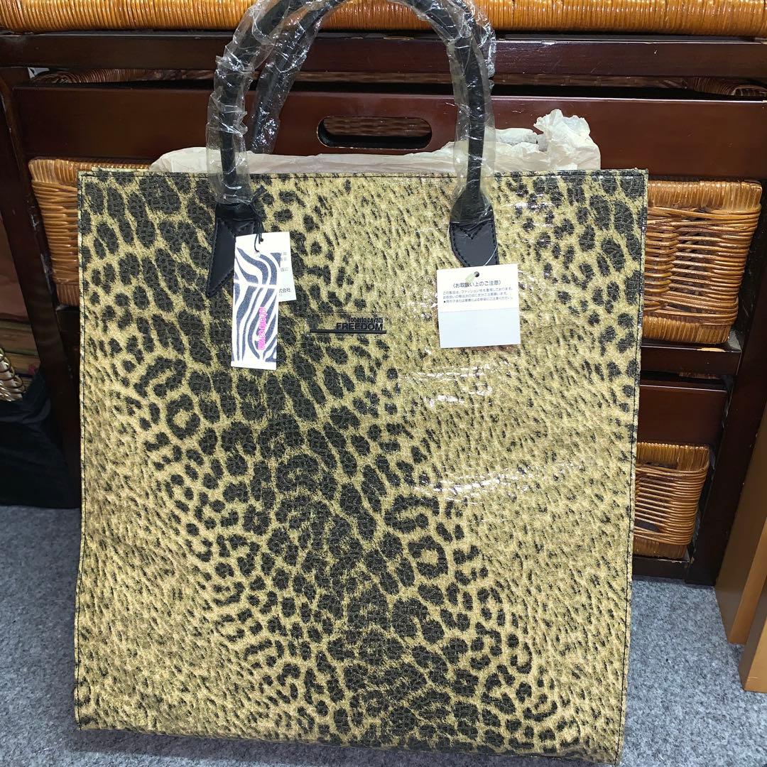 ヒョウ柄トートバッグ FREEDOM - メルカリ