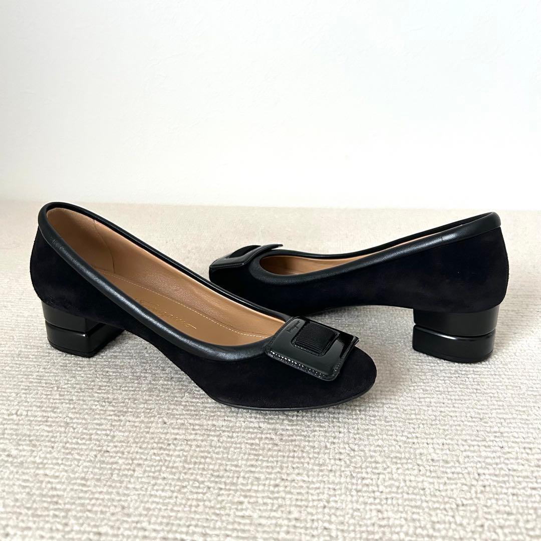 フェラガモ パンプス ローヒール スエード 黒 23.5cm