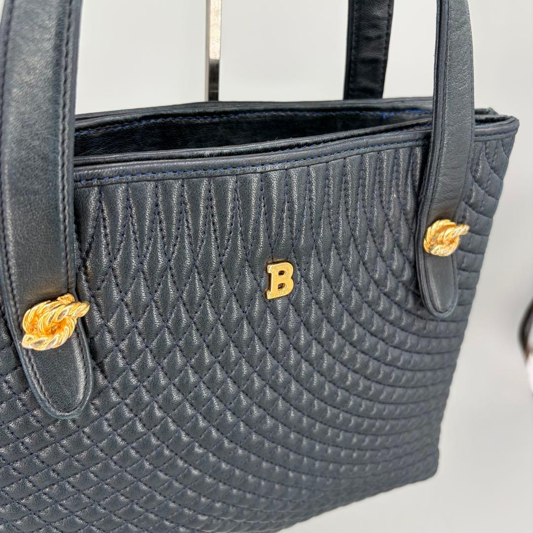 バリー ハンドバッグ キルティング レザー Bロゴ タッセル ネイビー