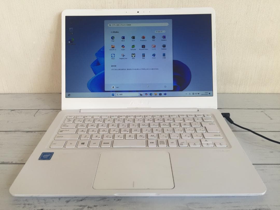 ASUS E406S 14型TFT液晶　薄型・コンパクト ノートパソコン ASUS、Core Ultraを搭載した14型有機ELノートPC「Vivobook S 14