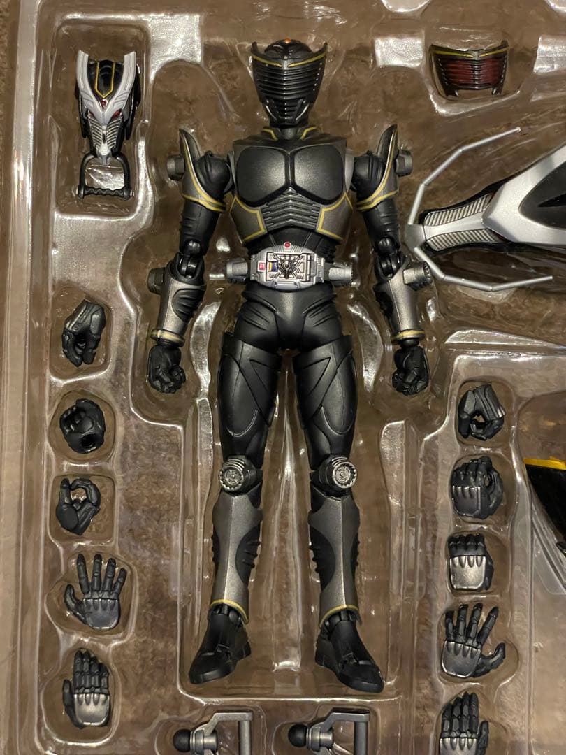 S.H.Figuarts 仮面ライダーリュウガ&ドラグブラッカー