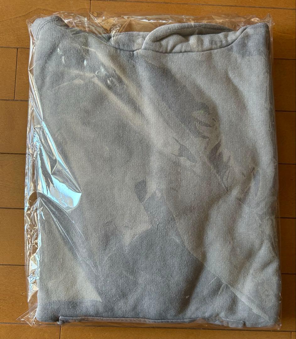 LON 舘かおりさん　TWO SIDE HOODIE