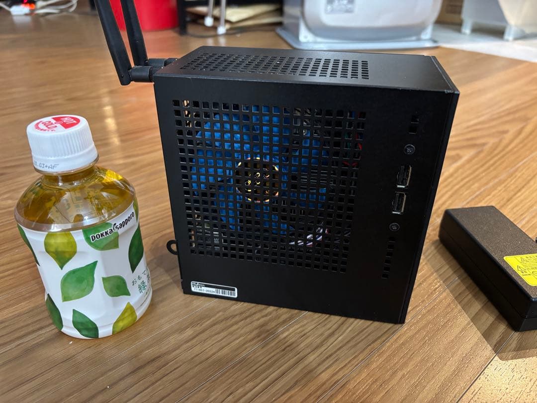 高速起動SSD搭載 DeskMini110 / 8GB / 500GB 小型PC - メルカリ