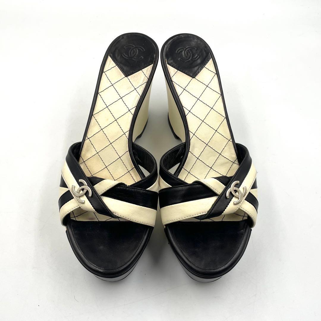 《超美品》シャネル 厚底 サンダル ココマーク マトラッセ バイカラー 白黒系