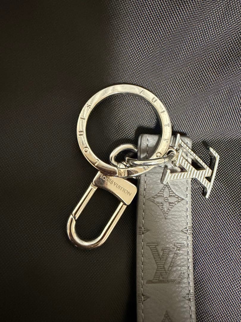 ルイヴィトンキーリングチャーム グレーシ ルバー LVモノグラム - メルカリ