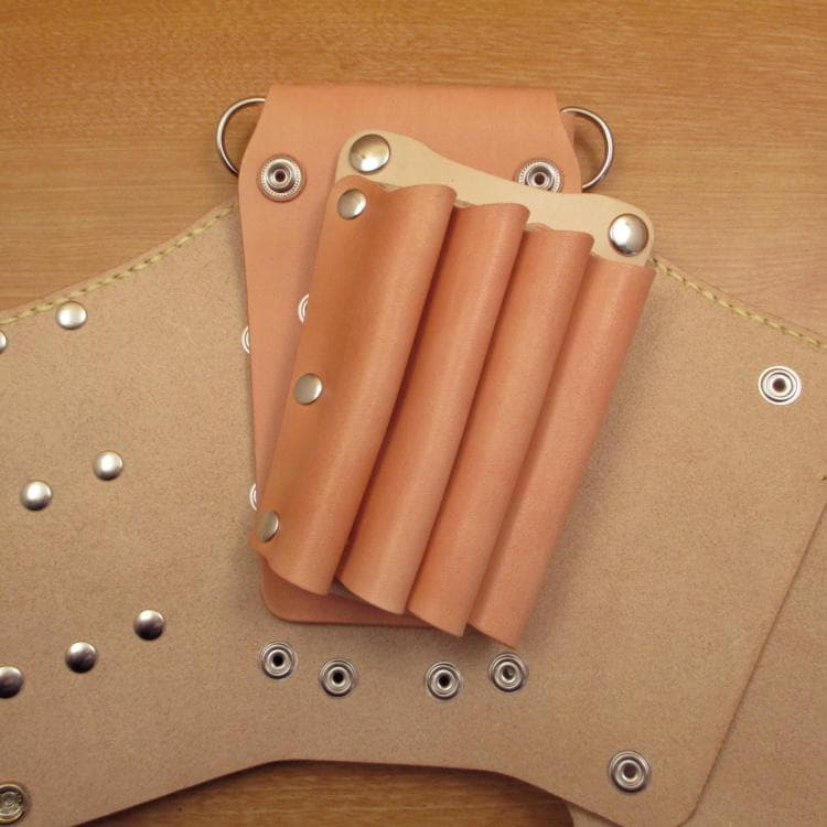 ヌメ革ナチュラル＆うす茶色 7丁差し シザーケース SCA-254/ND - メルカリ