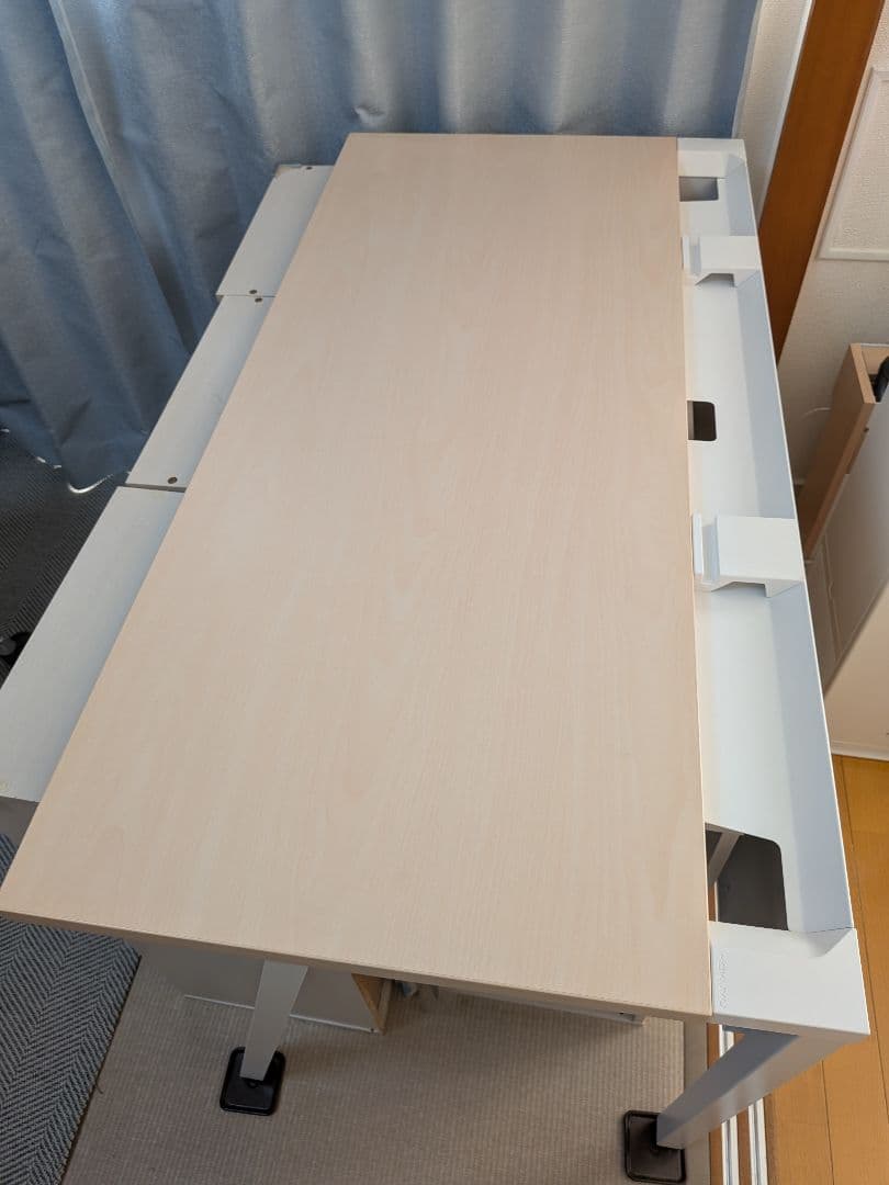 コクヨ LEAN W1200xD600 天板ナチュラル／本体ホワイト／引出し無し 送料無料】 コクヨ リーン デスク 平机 本体色ホワイト 幅1200×奥行600