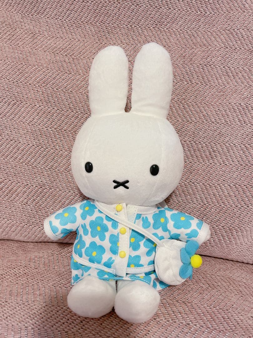ミッフィースタイル限定 バースデーレトロフラワー ぬいぐるみ - メルカリ