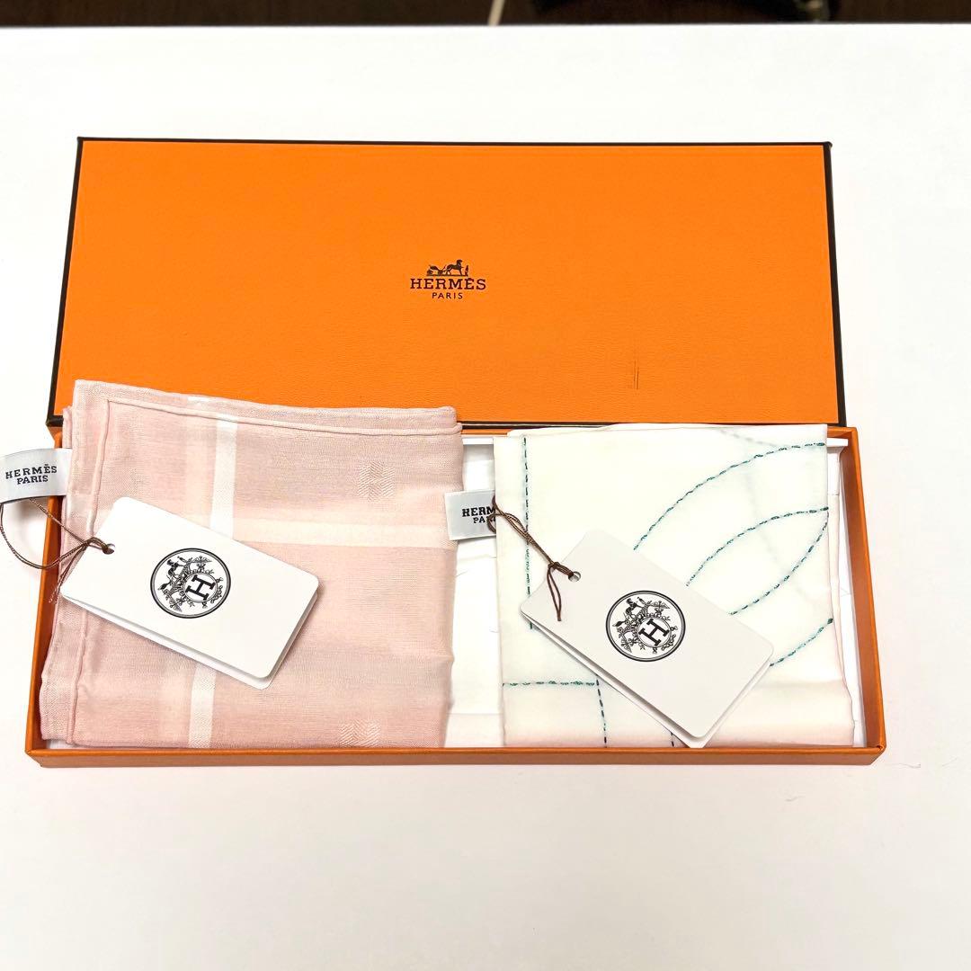【新品】HERMES エルメス カレ ハンカチ ピンク 白 2枚 セット売り 新品】HERMES エルメス カレ ハンカチ ピンク 白 2枚 セット売り