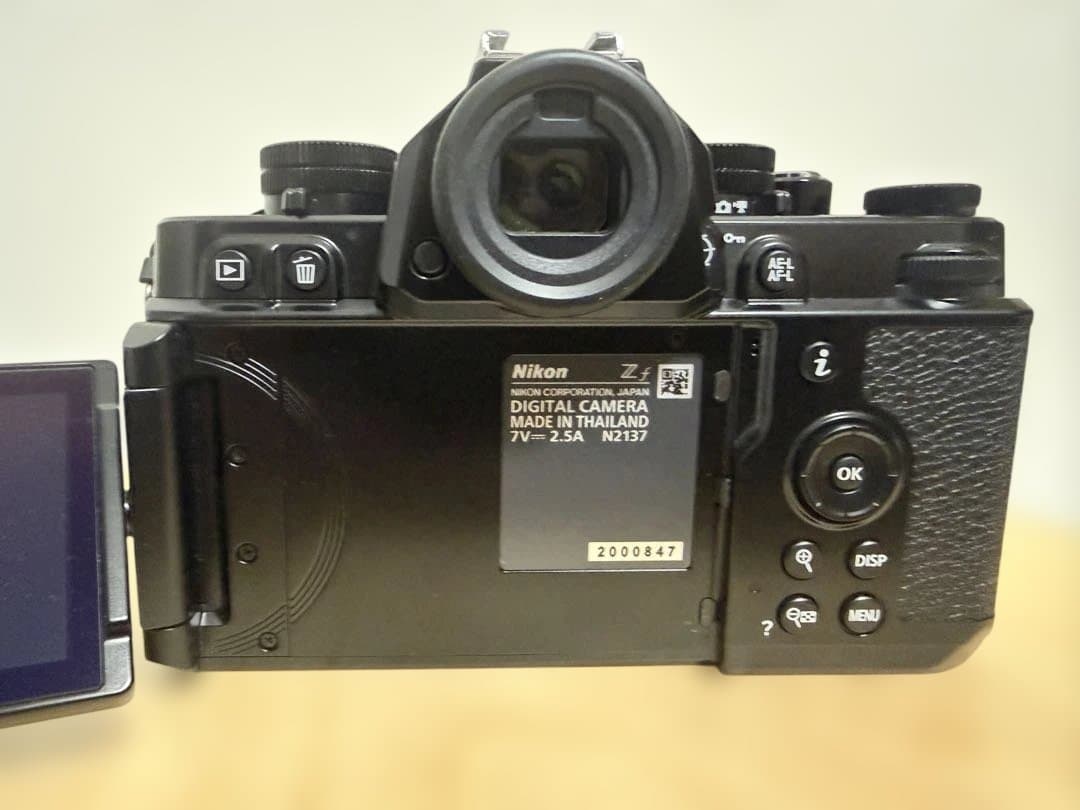 Nikon Zf ブラック 充電器、メモリカード付 - メルカリ