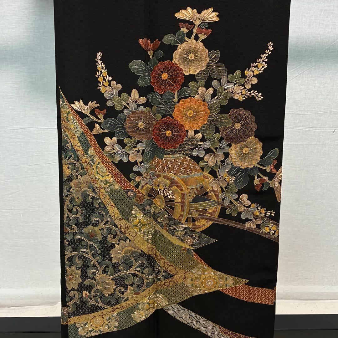 D95 黒留袖 総刺繍 汕頭・蘇州・相良刺繍 やまと誂製 正絹 着物 袷 極