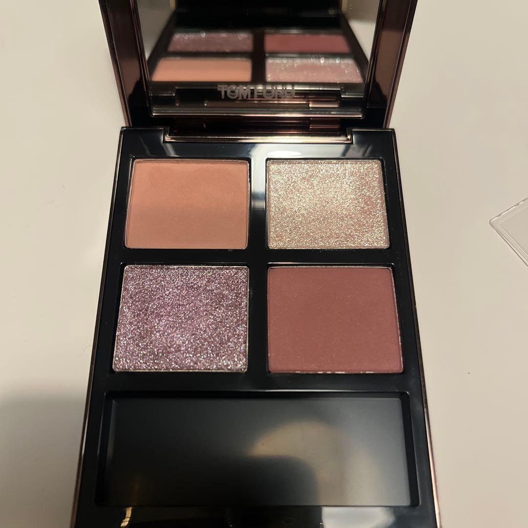 トムフォードビューティ　アイカラークォード　メタリックモーブ トム フォード ビューティ / アイ カラー クォード 01S メタリック