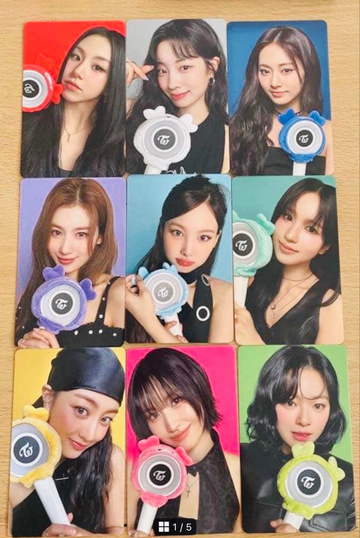 TWICE アプグレ特典 トレカセット ＆ 缶バッジ 長期会員限定 - メルカリ