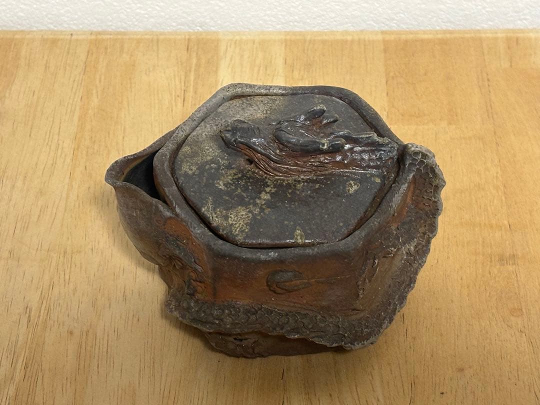 79.備前焼 宝瓶 登り窯 龍 りゅう 六角 手びねり 急須 91.備前焼 宝瓶 登り窯 龍 りゅう 手びねり 急須 - メルカリ