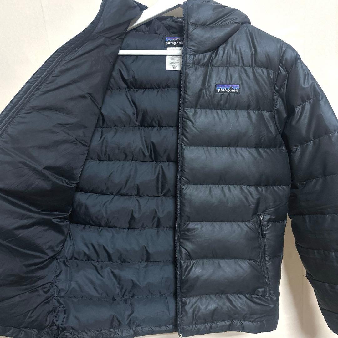 《patagonia》 パタゴニア (XS) フード付きダウンジャケット 難あり