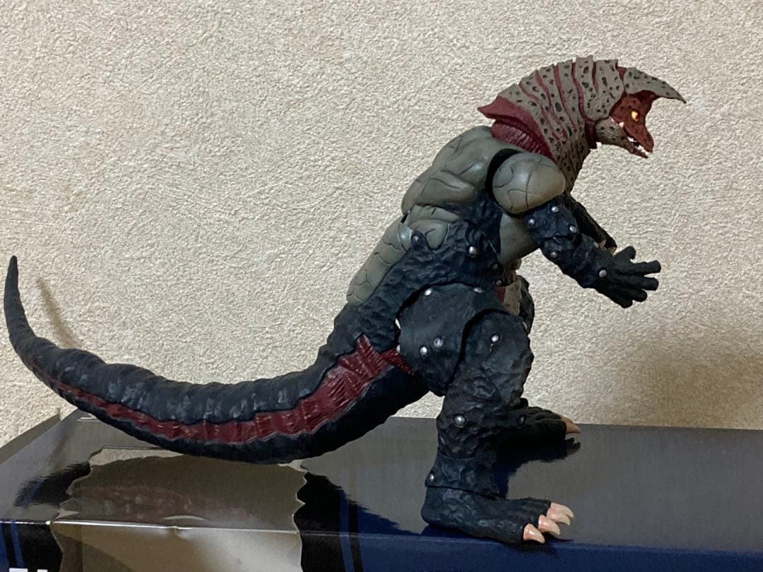 S.H.Figuarts　ゴルザ　ゴモラ