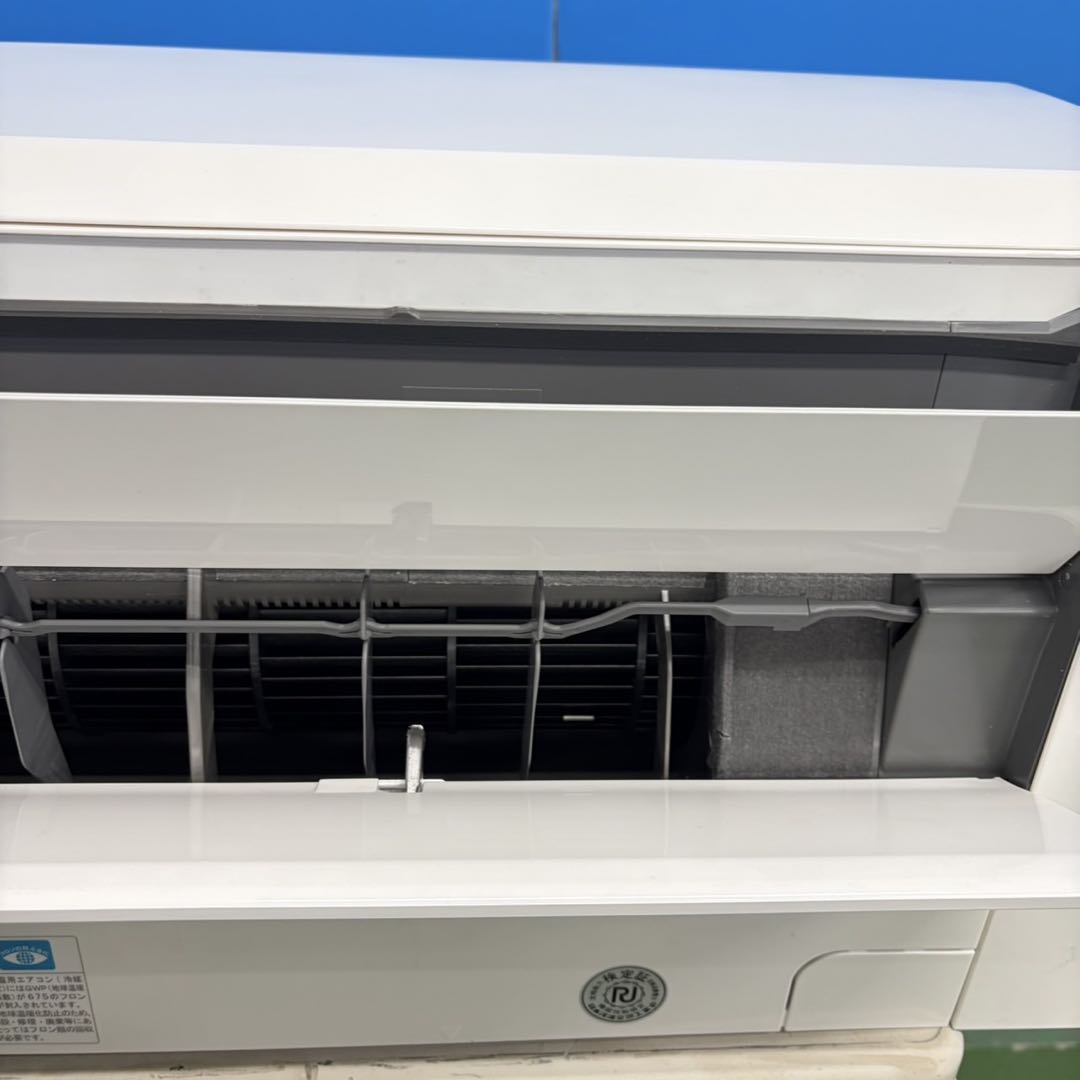 725 富士通　ルームエアコン　6〜8畳用　2.2kw 送料無料　元展示品