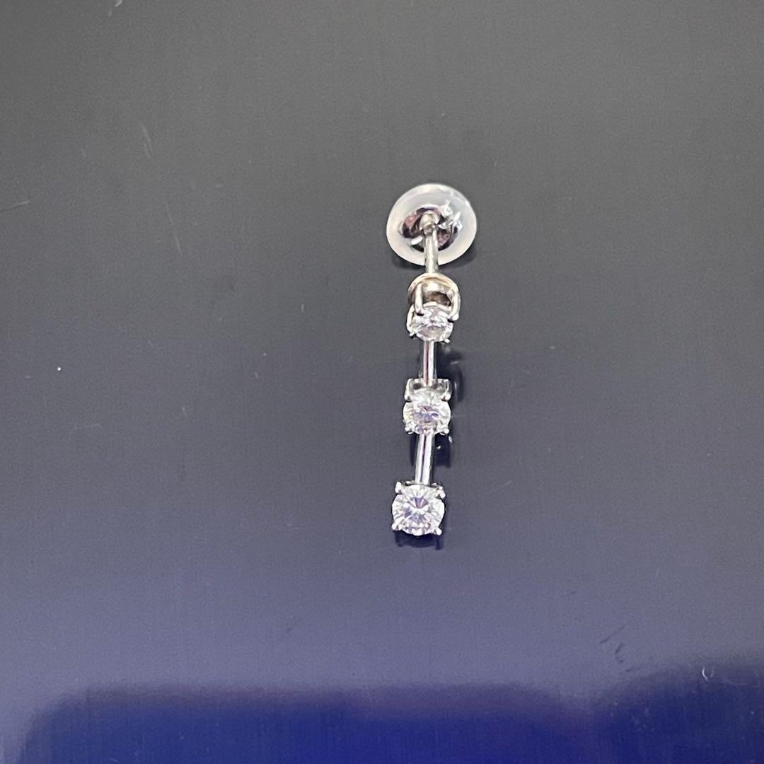 片耳 Ptダイヤモンドピアス トリロジー