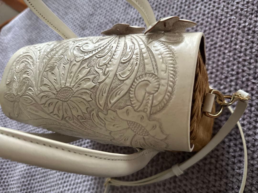 限定デザインカービングトライブス ラタン マエストラ 2WAYショルダー