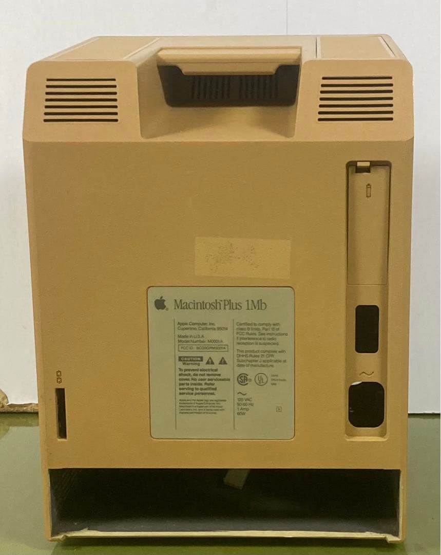 Macintosh 128kフロントPlusリア 9.7インチ液晶モニター付 - メルカリ
