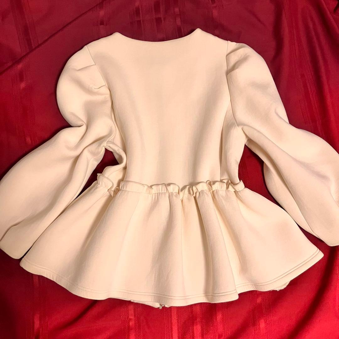 美品 Liala×PG ダンボールニット ペプラム パフ袖 ショートジャケット