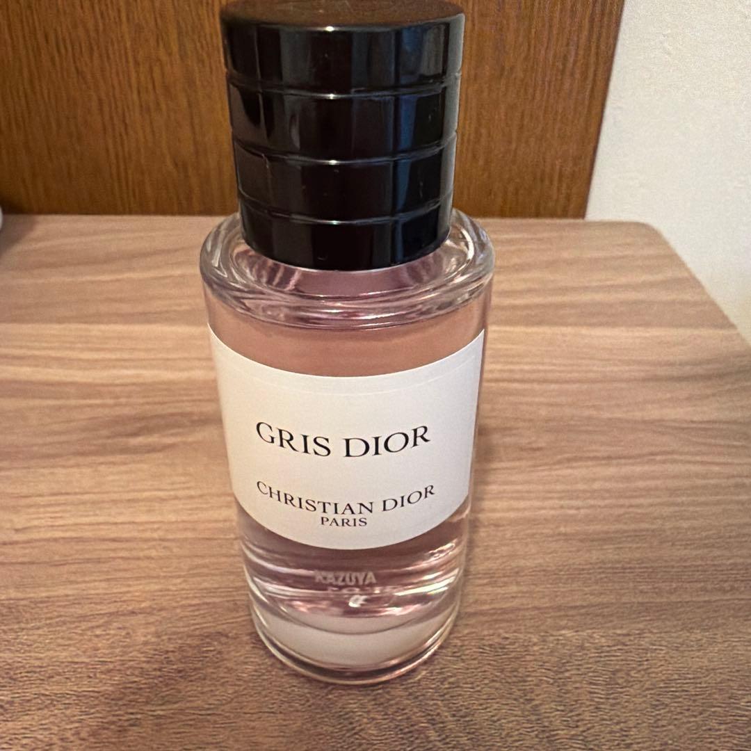 GRIS DIOR CHRISTIAN DIOR 　香水　グリ　ディオール Gris Dior: Unisex Eau de Parfum with chypre and citrus notes | Dior US