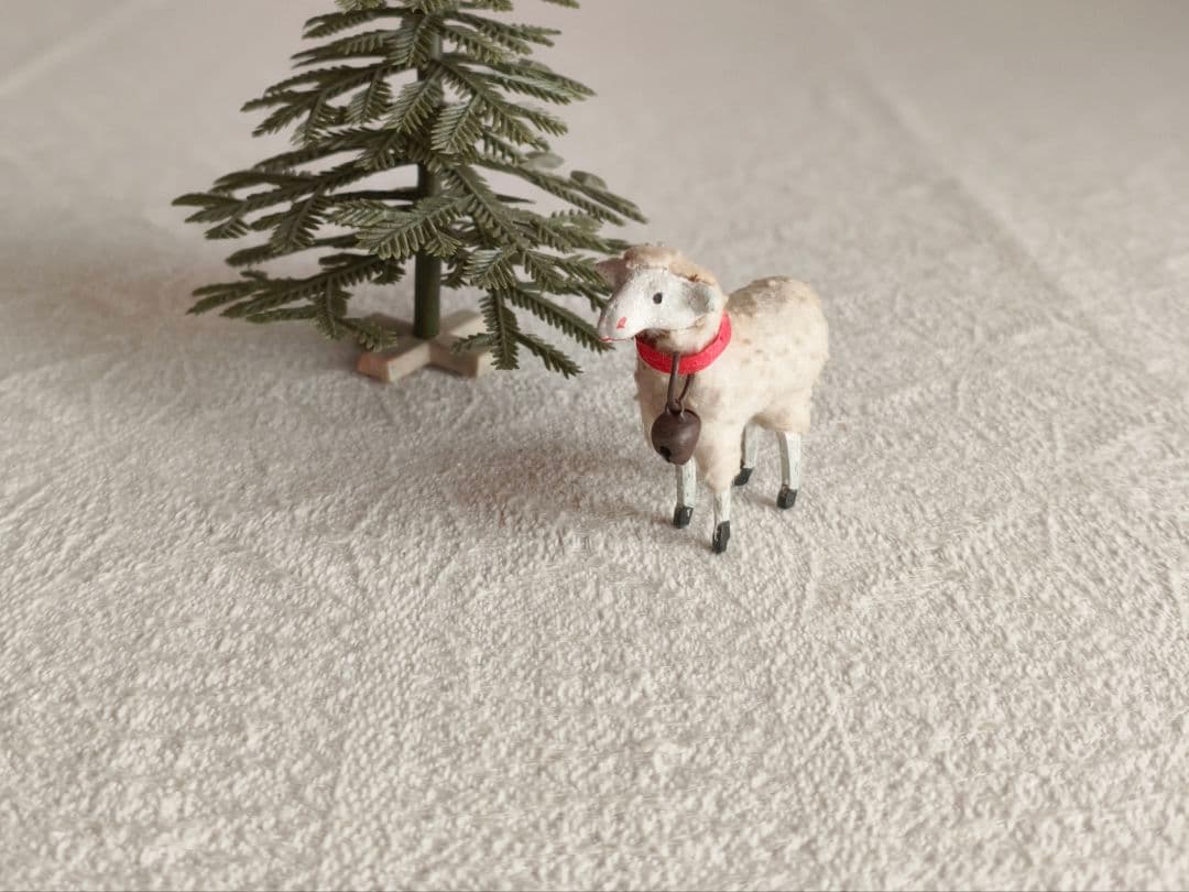 【Daisyさま】antique sheep ✵ *クリスマスの 羊さん (s)