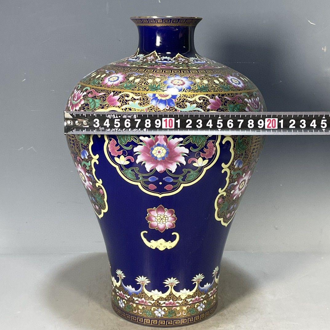 大明 嘉靖 青花五彩 雲龍紋 瓶 景徳鎮 花瓶 陶磁器 装飾品 美術品 置物