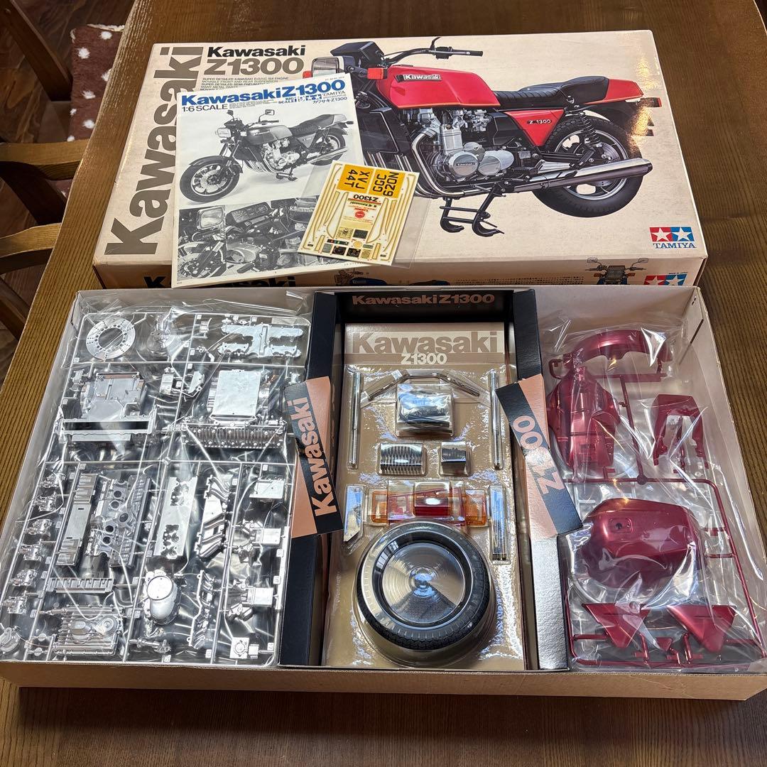 タミヤ オートバイ プラモデル 1/6 スケール カワサキ Z1300 未組立