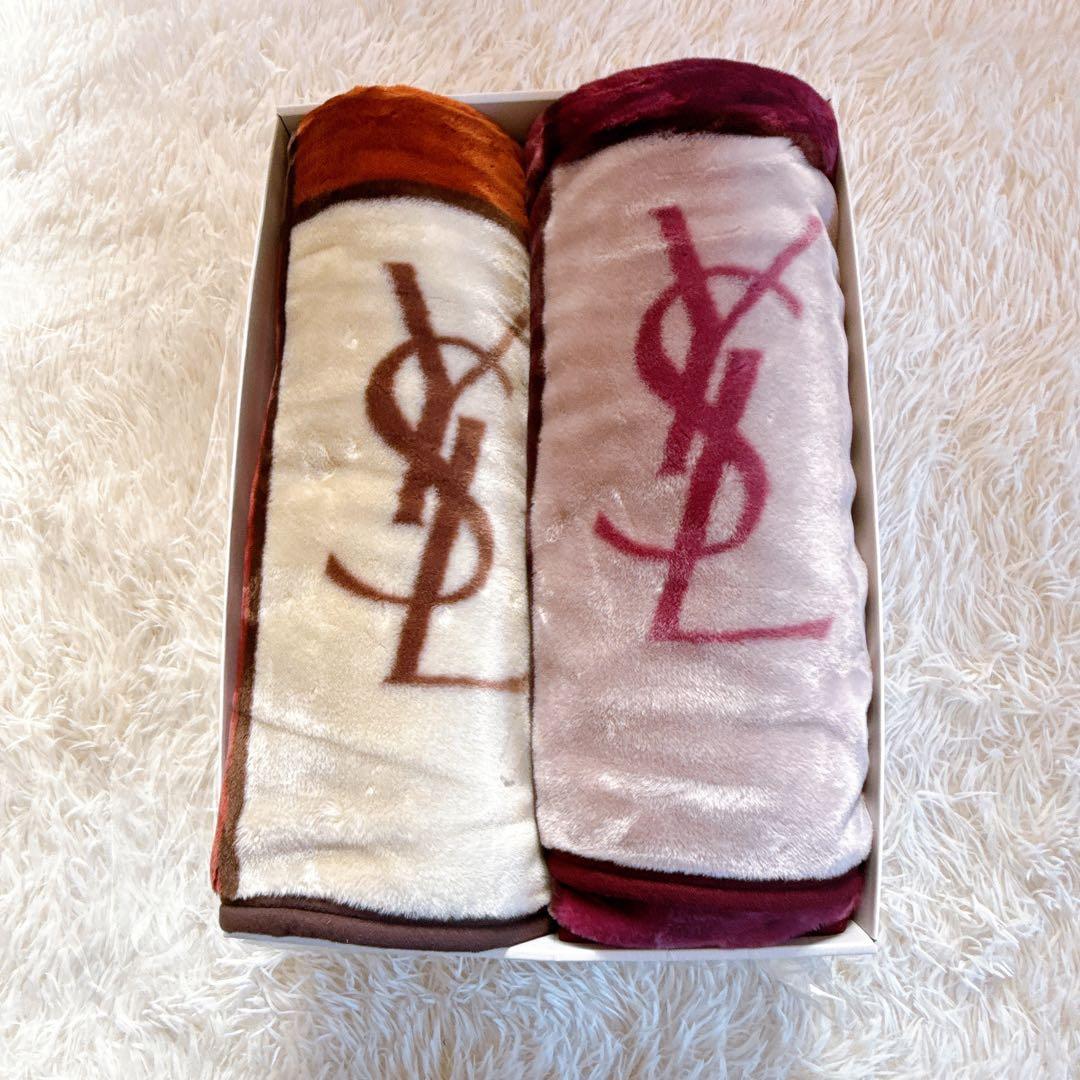 未使用品　イブサンローラン ハーフケット大判ひざかけ140cm×100cm Yves Saint Laurent（イヴ・サンローラン） 【少々難あり】イブサン