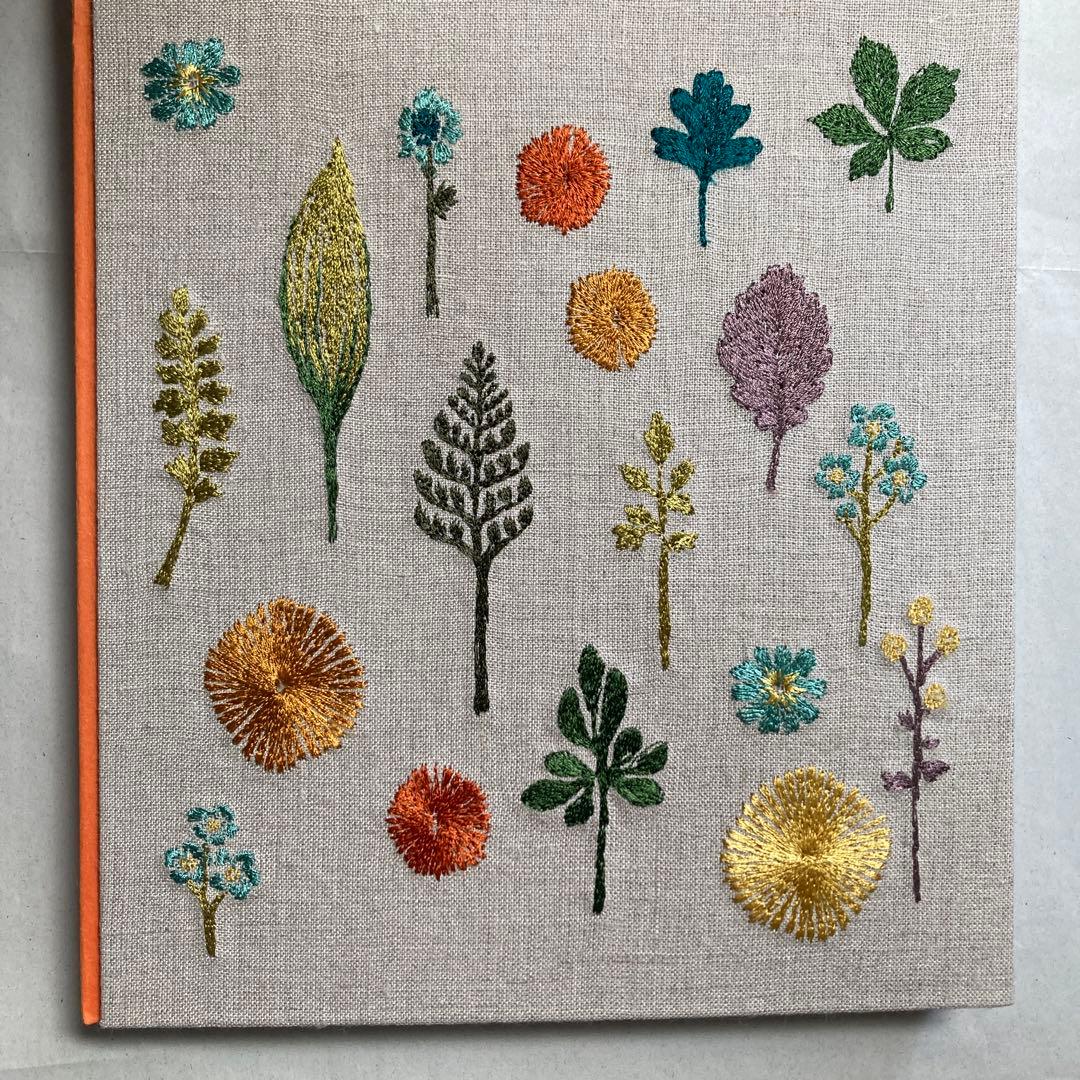 サイン本　STEPHANIE HOUSLEY CORAL & TUSK 匿名配送