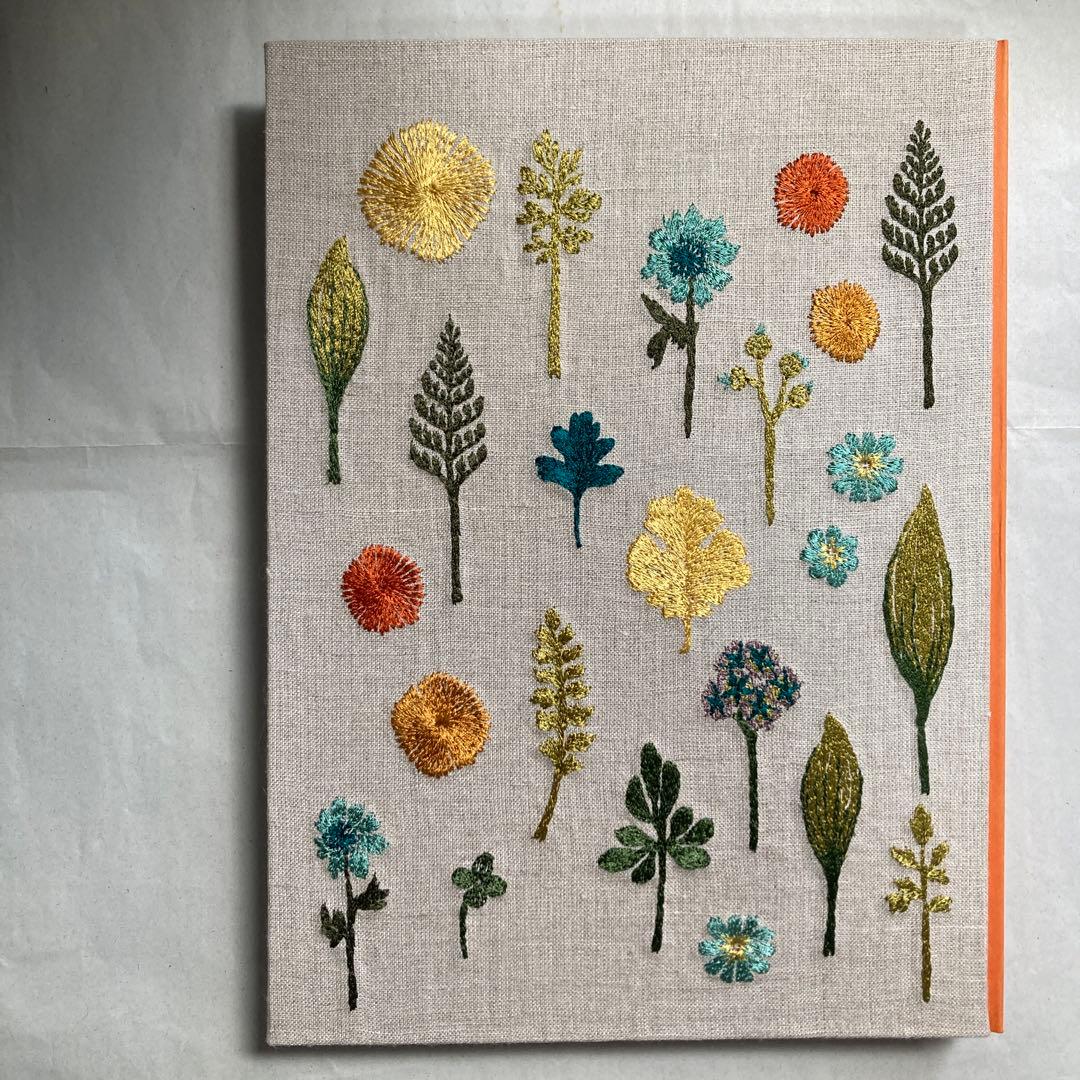 サイン本　STEPHANIE HOUSLEY CORAL & TUSK 匿名配送