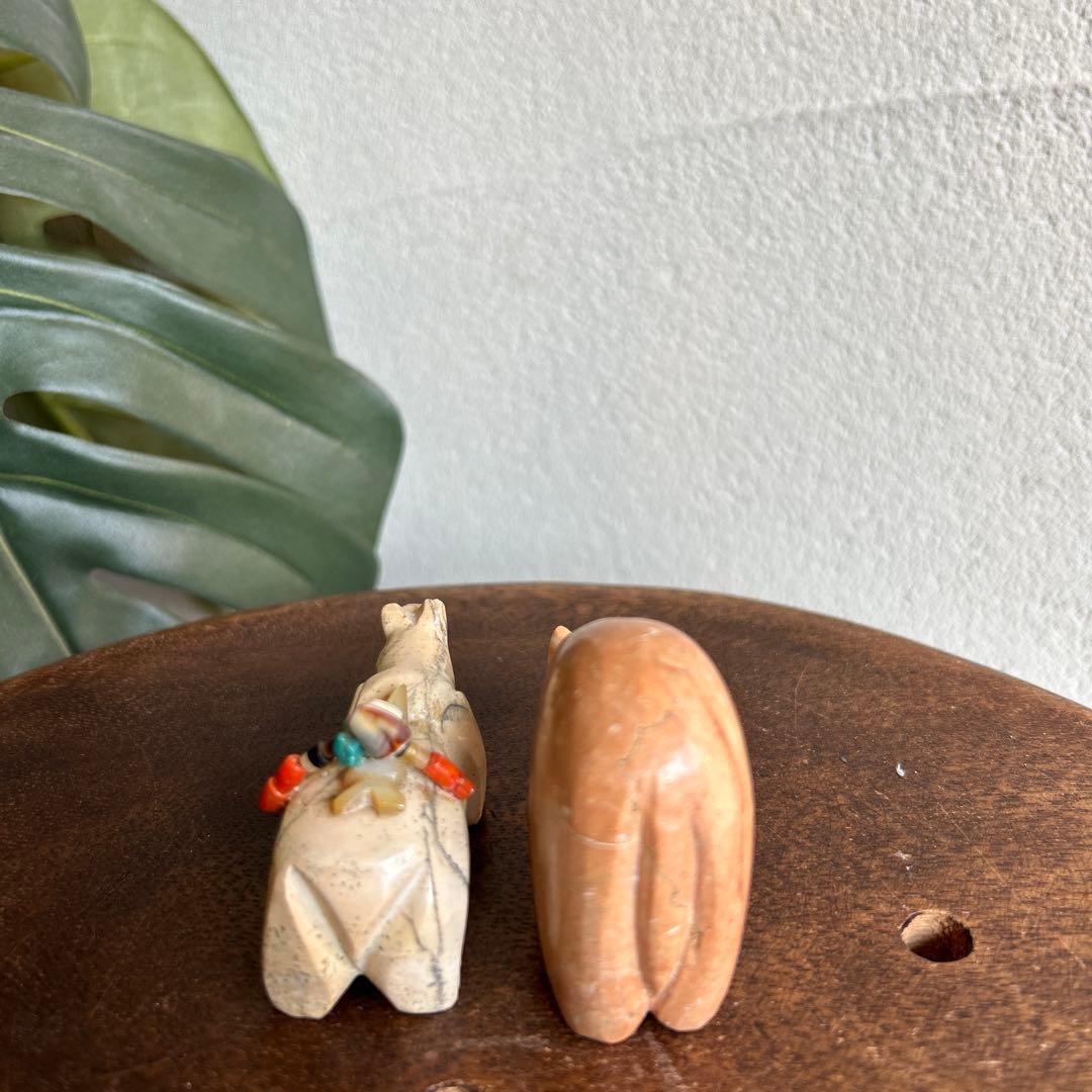 アリゾナ インディアンジュエリーショップ 石製クマの彫刻2体セット