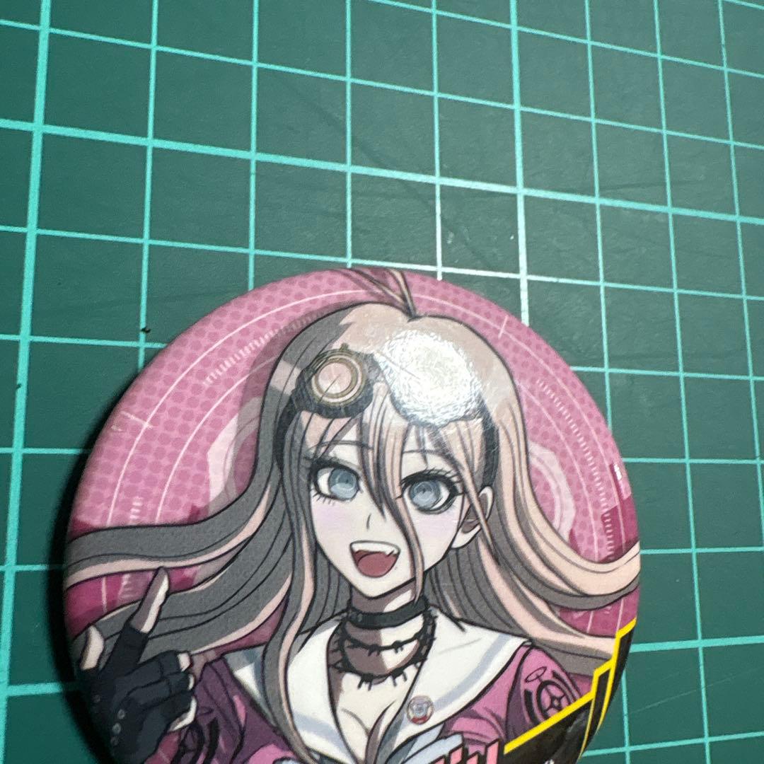 ニューダンガンロンパV3 入間美兎 缶バッジ - メルカリ