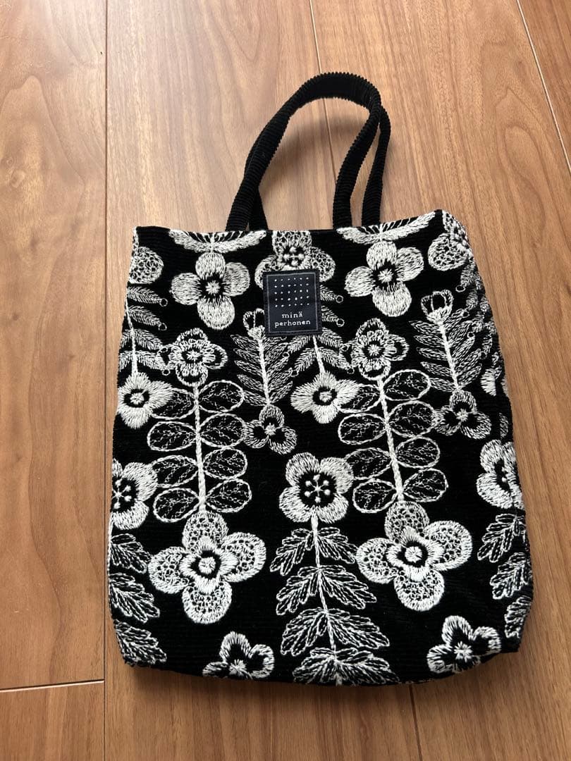 ミナペルホネントーストバッグ swing garden black - メルカリ