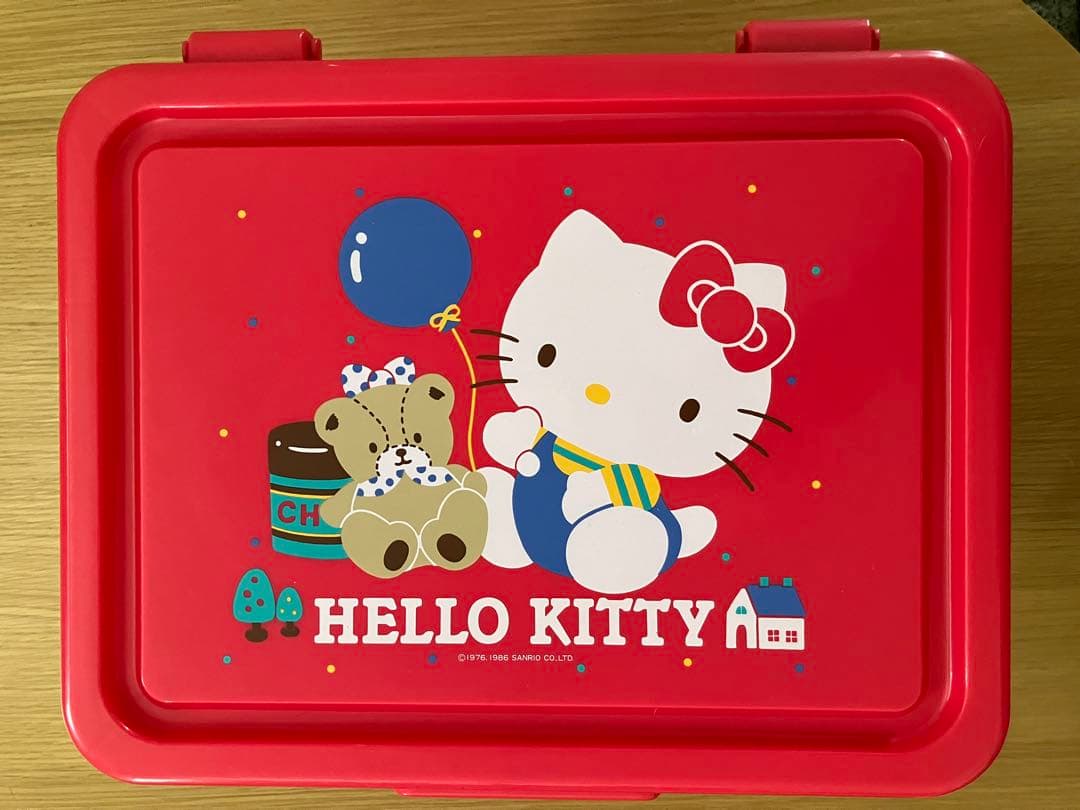 希少 昭和レトロ1986サンリオ ハローキティの蓋付きプラケース収納 おもちゃ箱 sanrio（サンリオ） □在庫限り・入荷なし□ おもちゃ箱 収納ボックス