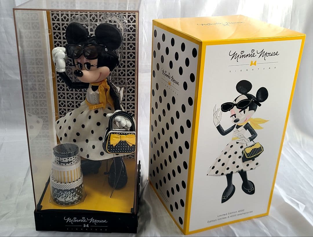ミニーマウスシグネイチャードール Minnie Mouse Signature ミニーマウス 黄色のスカーフとポルカドットワンピース Minnie