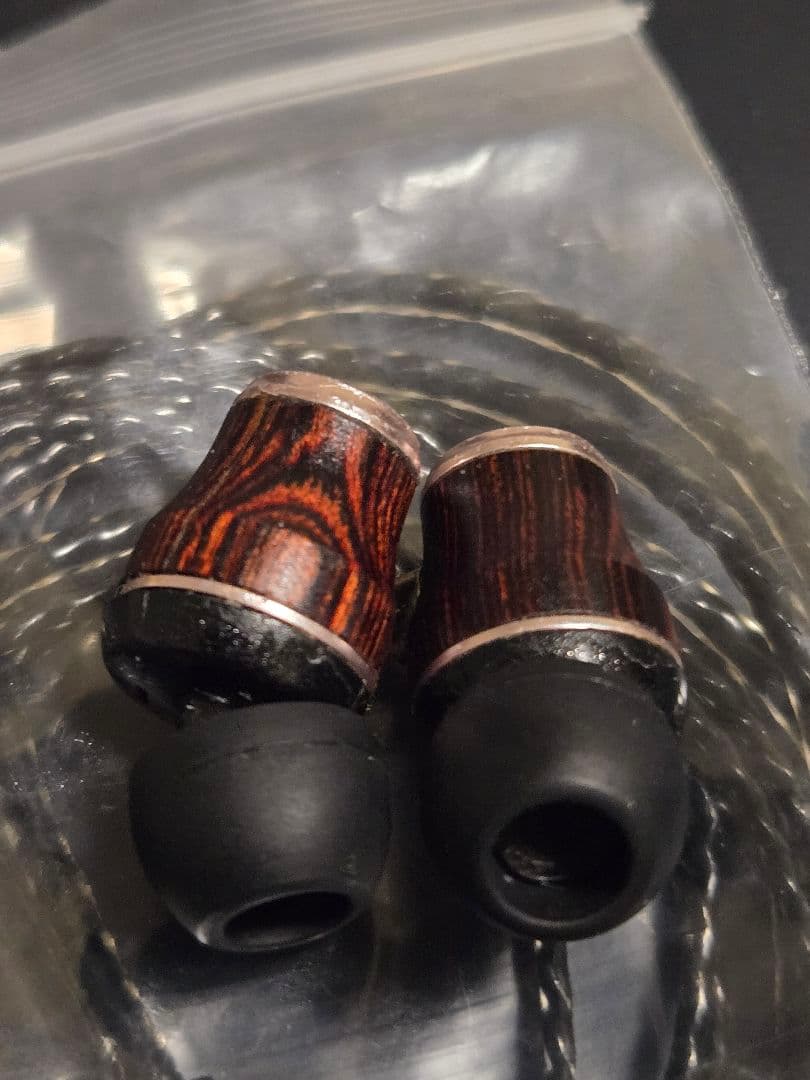 聴き疲れ無縁の「引き算の美学」JVC HA-FW03 ウッドドーム MMCX化改