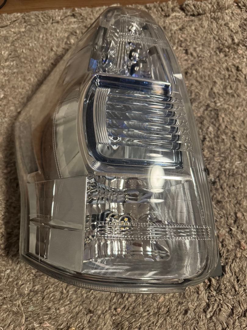 プリウスαテールランプ左 トヨタ（TOYOTA） 【前期・後期に取付OK/正規DEPO製/40系/後期ルック