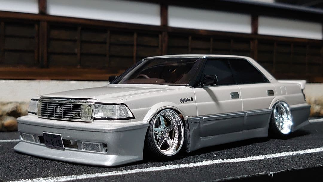 1/24 アオシマ インシュランス 13クラウン 完成品 - メルカリ