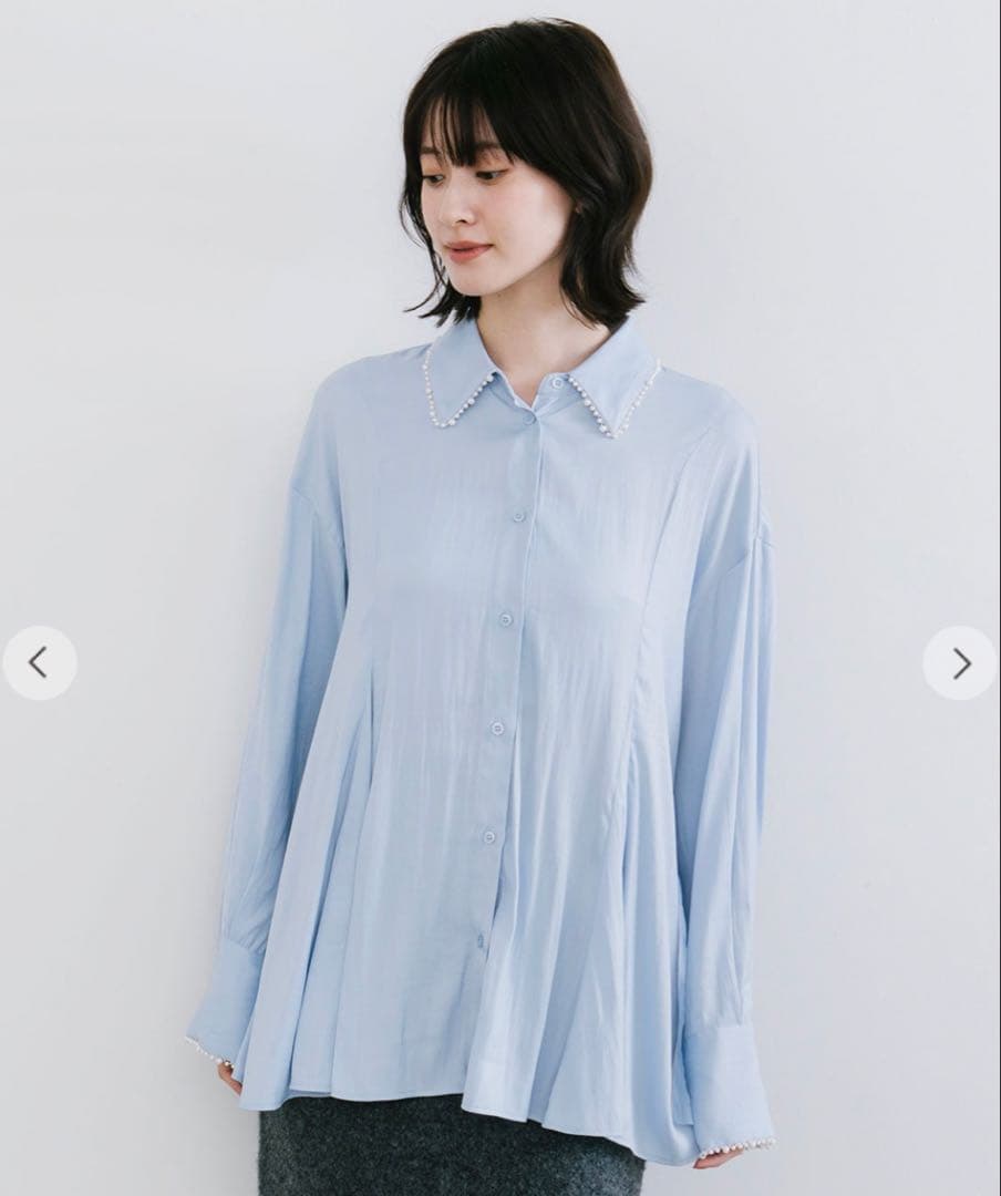 完売品】ココディール 新品タグ付 パールモチーフペプラムシャツ