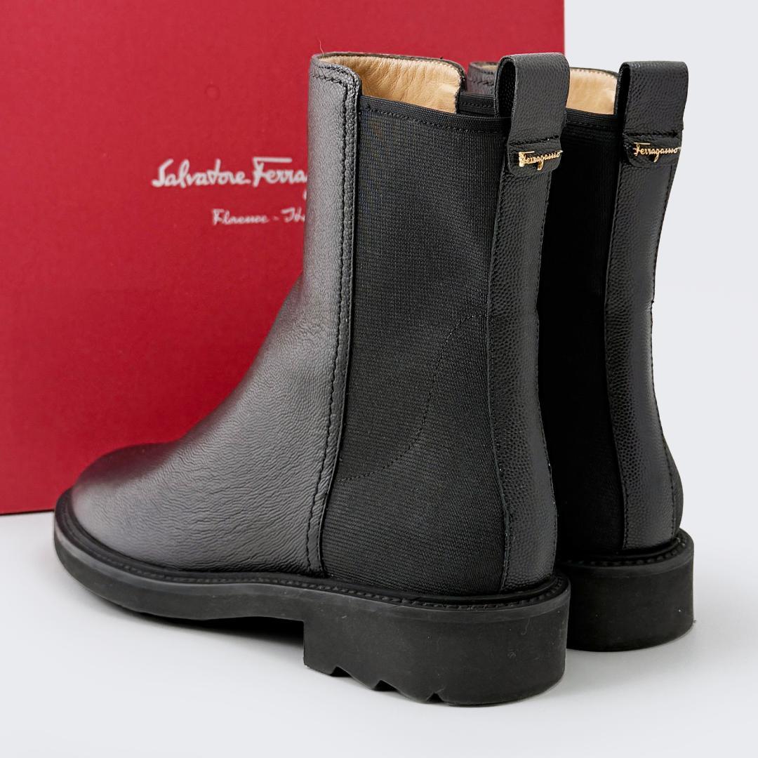 定価17万【極美品】フェラガモ サイドゴアブーツ バックロゴ 背面ロゴ