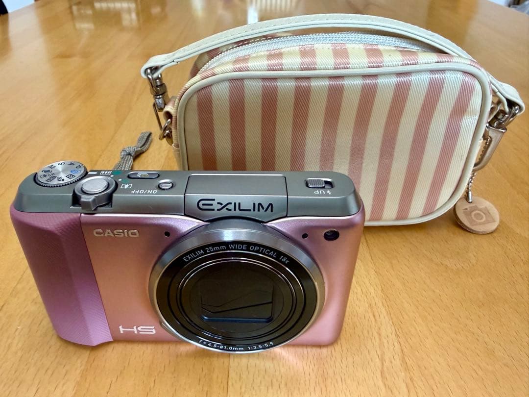 CASIO EXILIM EX-ZR700 ピンク　カメラポーチ付き CASIO EXILIM EX-ZR700 ピンク カメラポーチ付き Casio Exilim EX