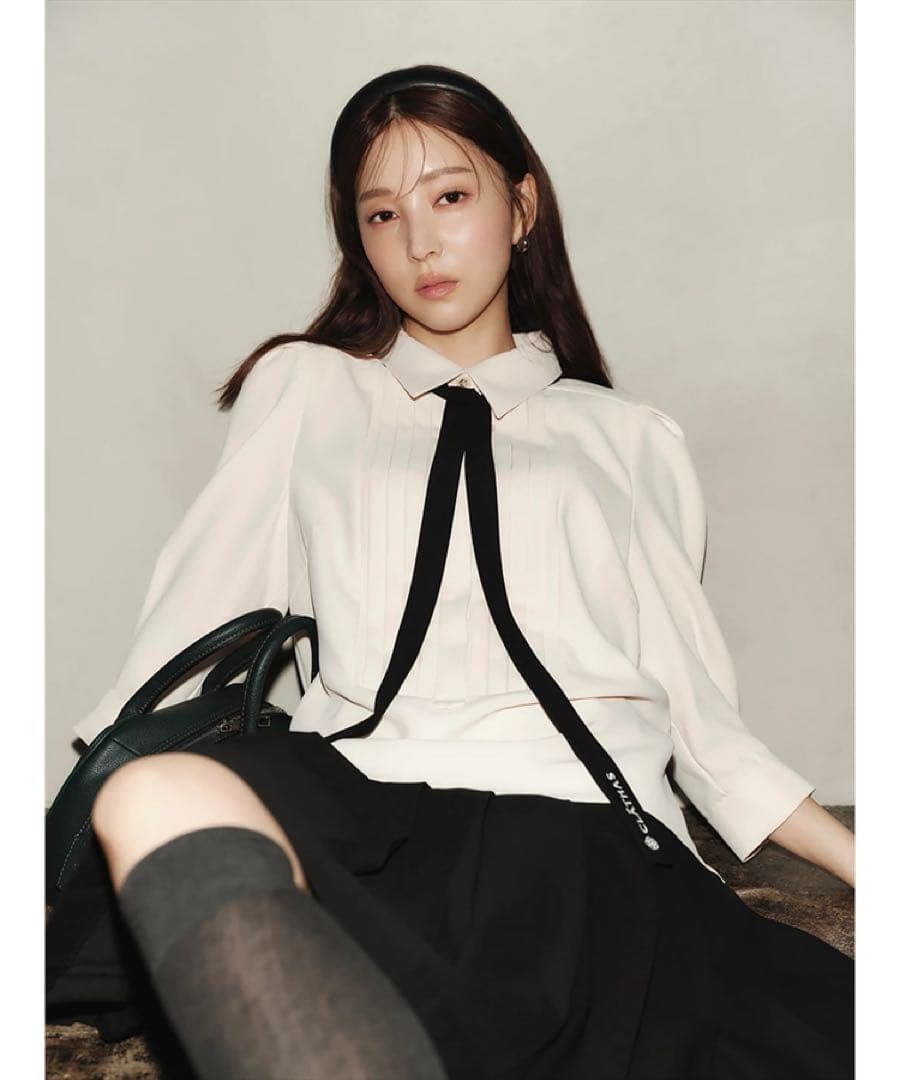 アプワイザーリッシェ　クレイサスコラボ　ボウタイプリーツミニワンピース アプワイザーリッシェ〈CLATHASコラボ〉ボウタイプリーツミニ