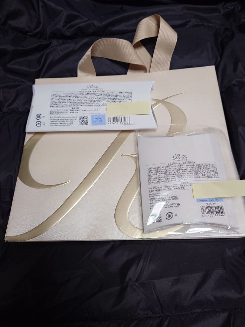 ☆銀座店先行☆新品未開封ショッパー付 リファハートコーム＆ミラー