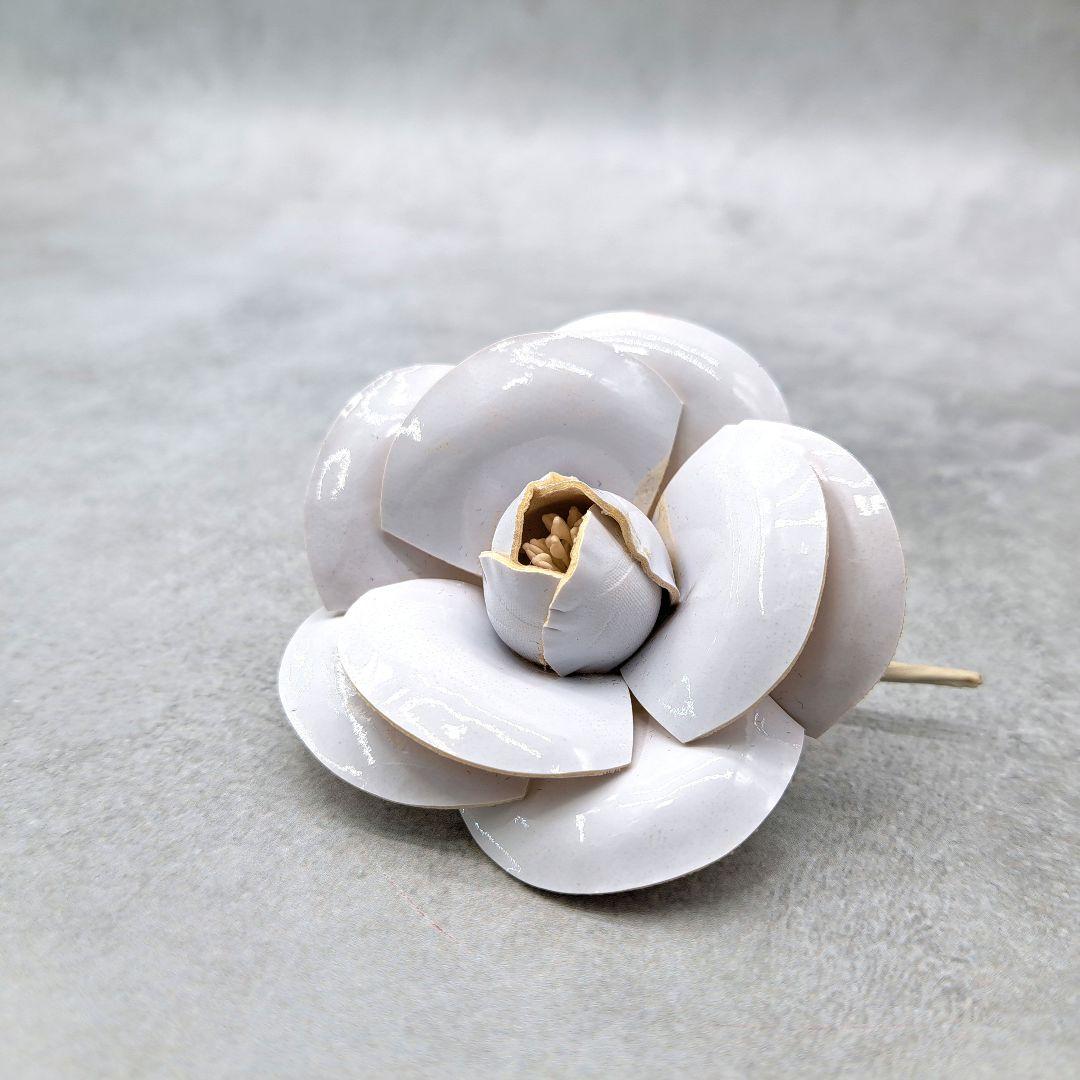 美品 Rene ルネ ブローチ コサージュ お花 白 ホワイト フラワー